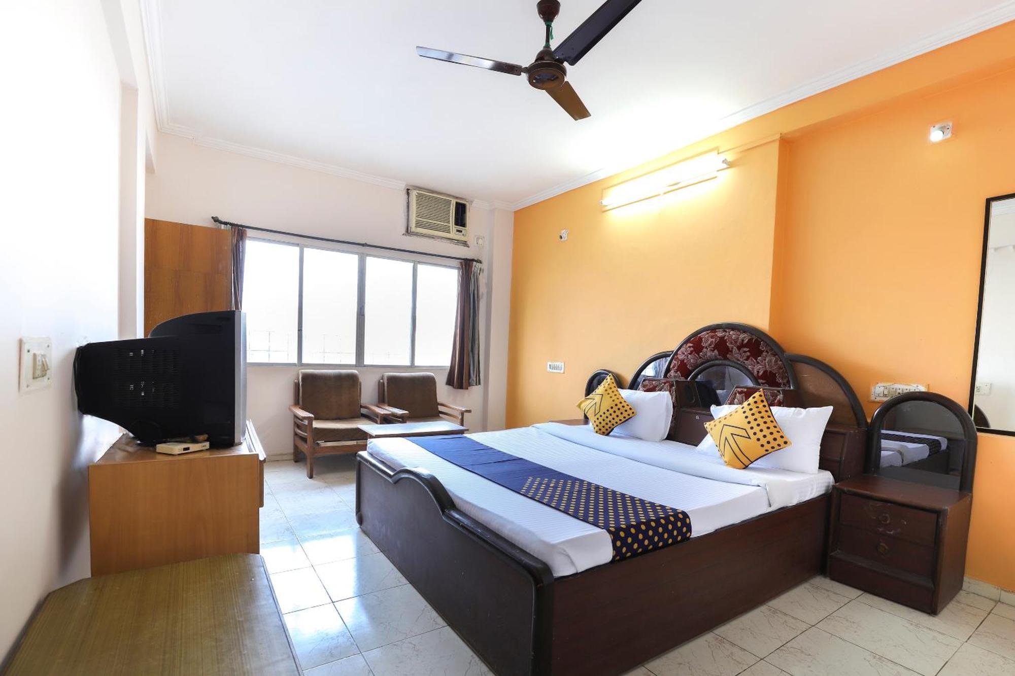 Spot On Hotel Shyam Inn Hālol Buitenkant foto