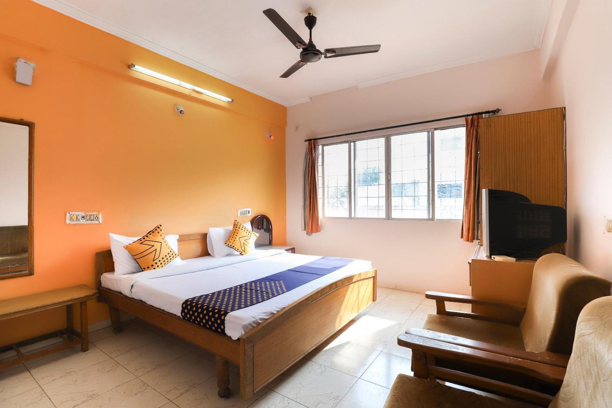 Spot On Hotel Shyam Inn Hālol Buitenkant foto